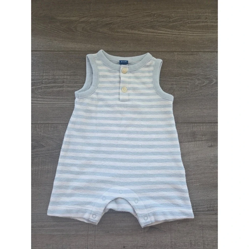 Old navy baby boy romper 0-3 mos‎